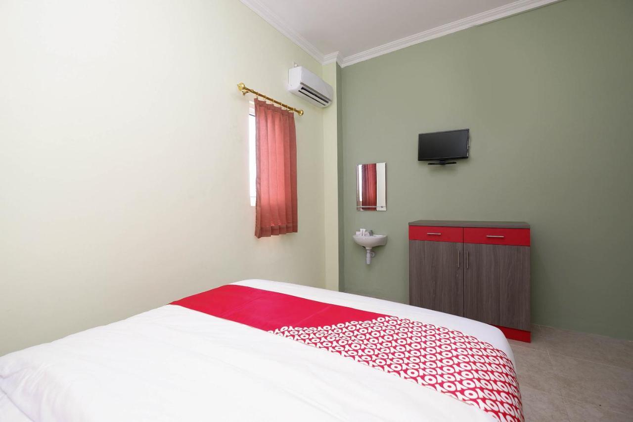 Super Oyo 1620 Sion Family Residence Grobogan Экстерьер фото